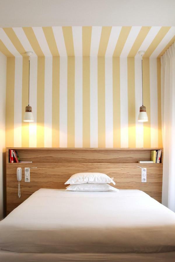 Hotel Et Apparts Marin Laval  Luaran gambar