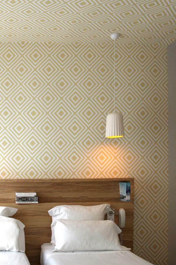 Hotel Et Apparts Marin Laval  Luaran gambar