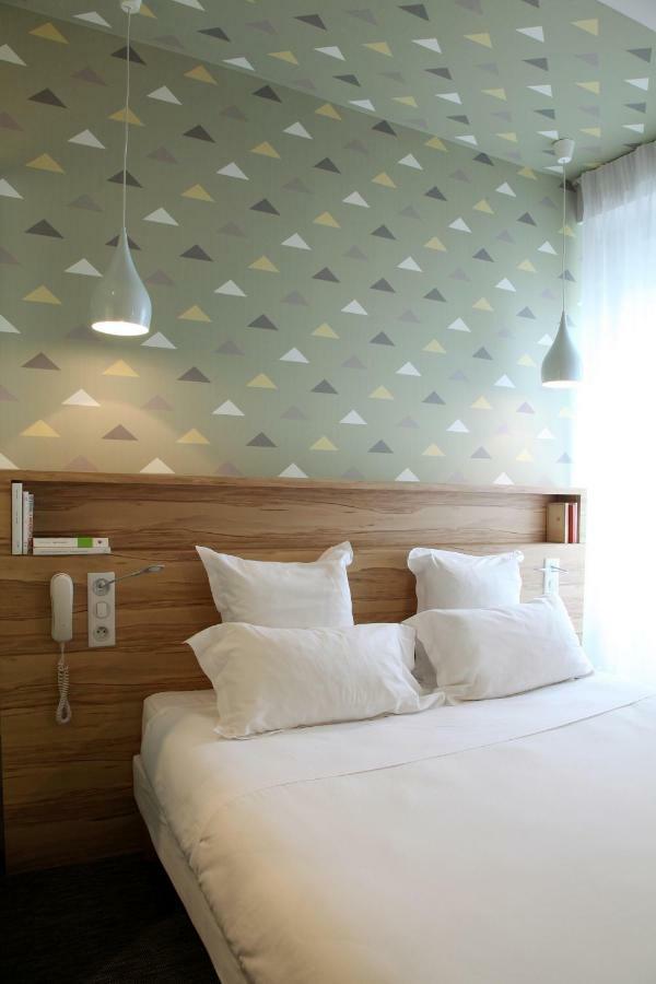 Hotel Et Apparts Marin Laval  Luaran gambar